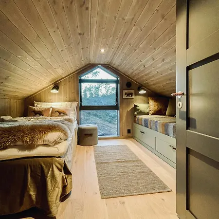 Holiday home Stylish Edge-of-forest By The Water *