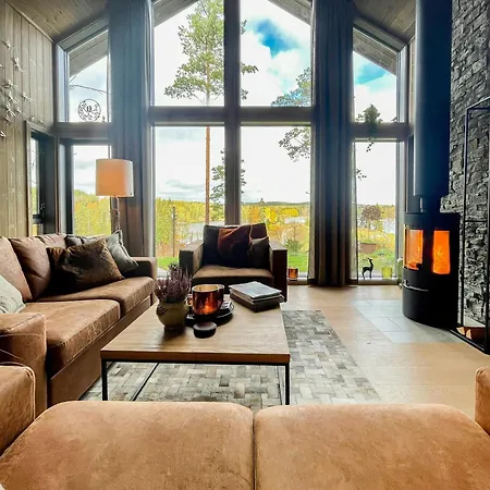 Casa de Férias Stylish Edge-of-forest By The Water *